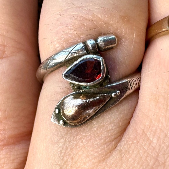 Vintage silver, copper and red stone ring. - Picture 5 of 8